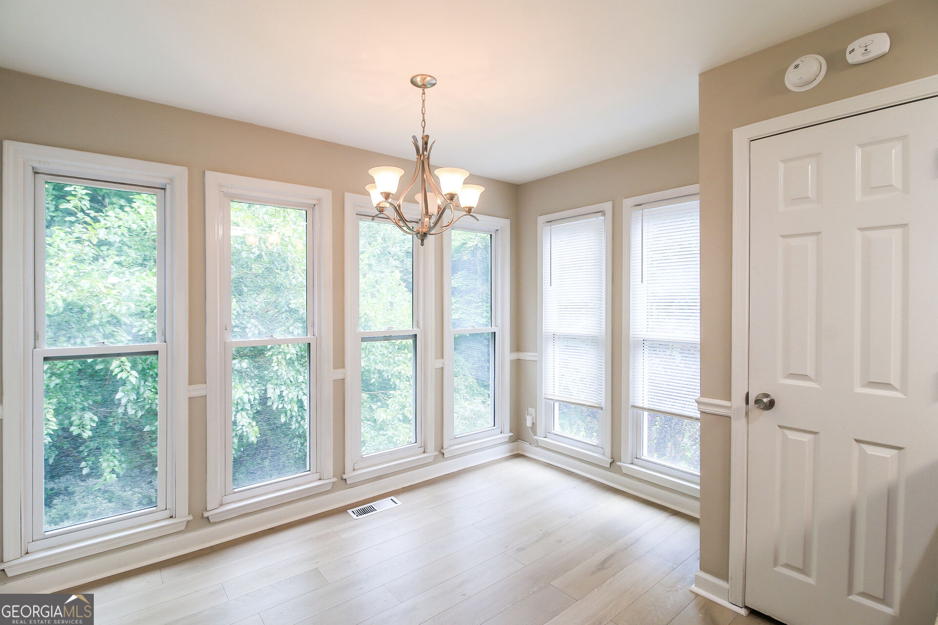 3125 Rock Creek Drive Property Photo 6