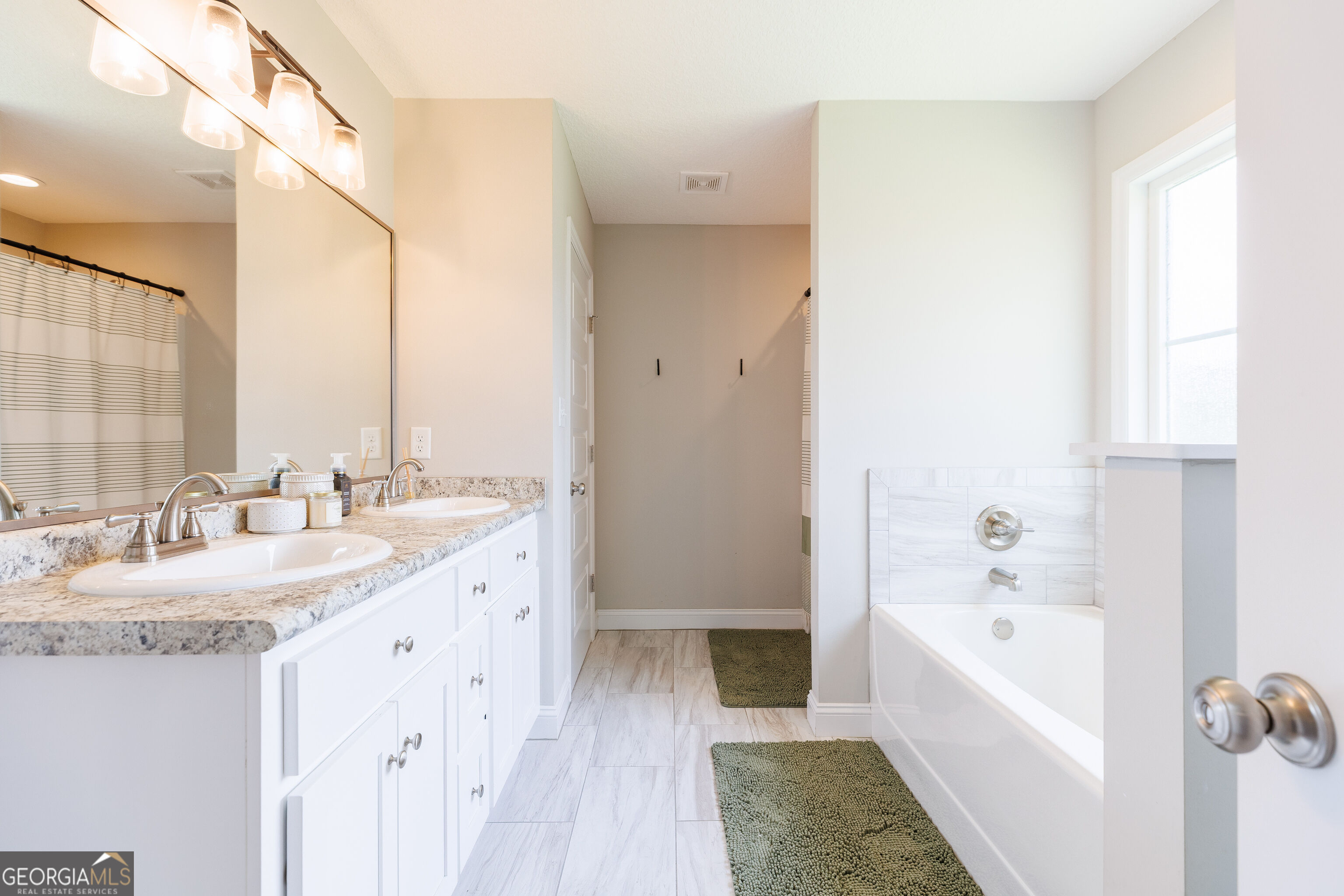 4574 Caleb Creek Drive Property Photo 18