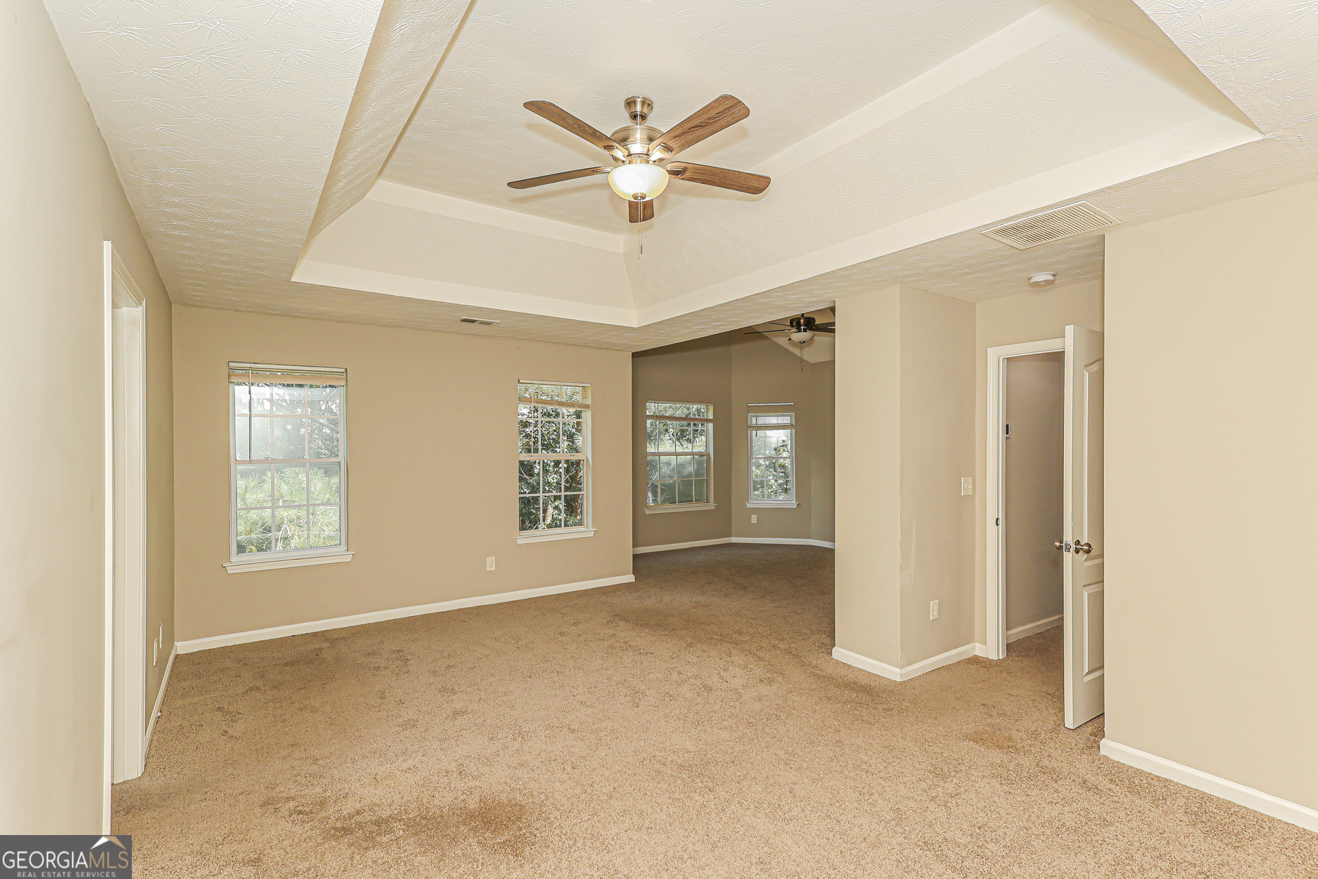6898 Smoke Ridge Drive Property Photo 10