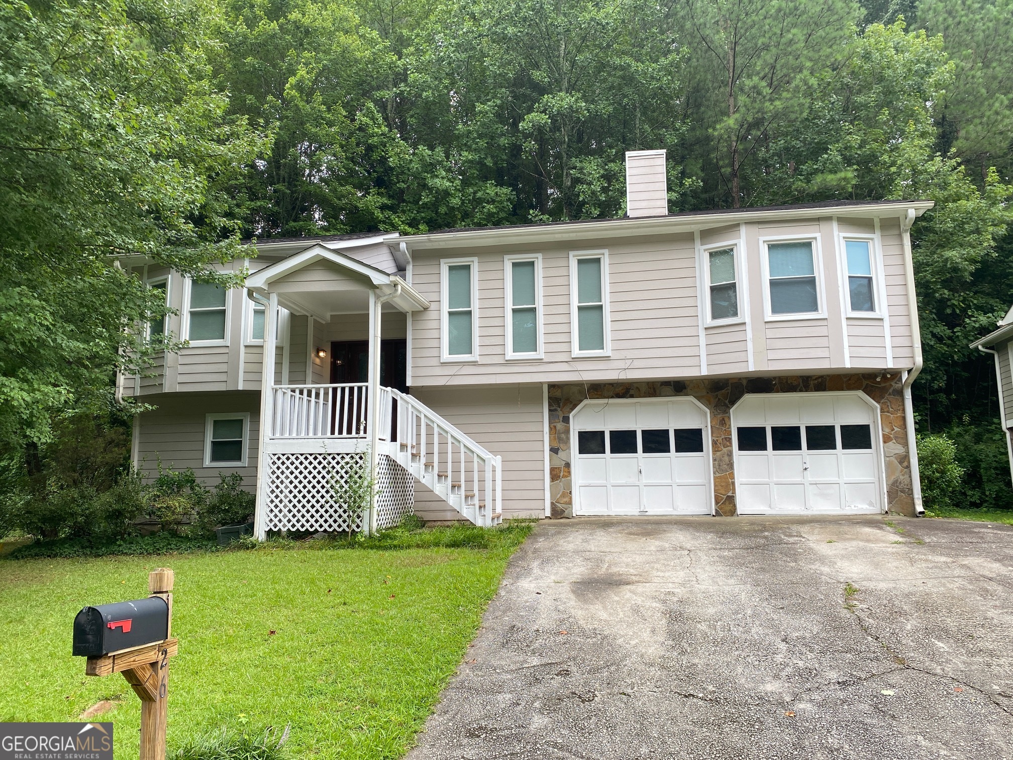 1326 Williamsburg Lane Property Photo 2