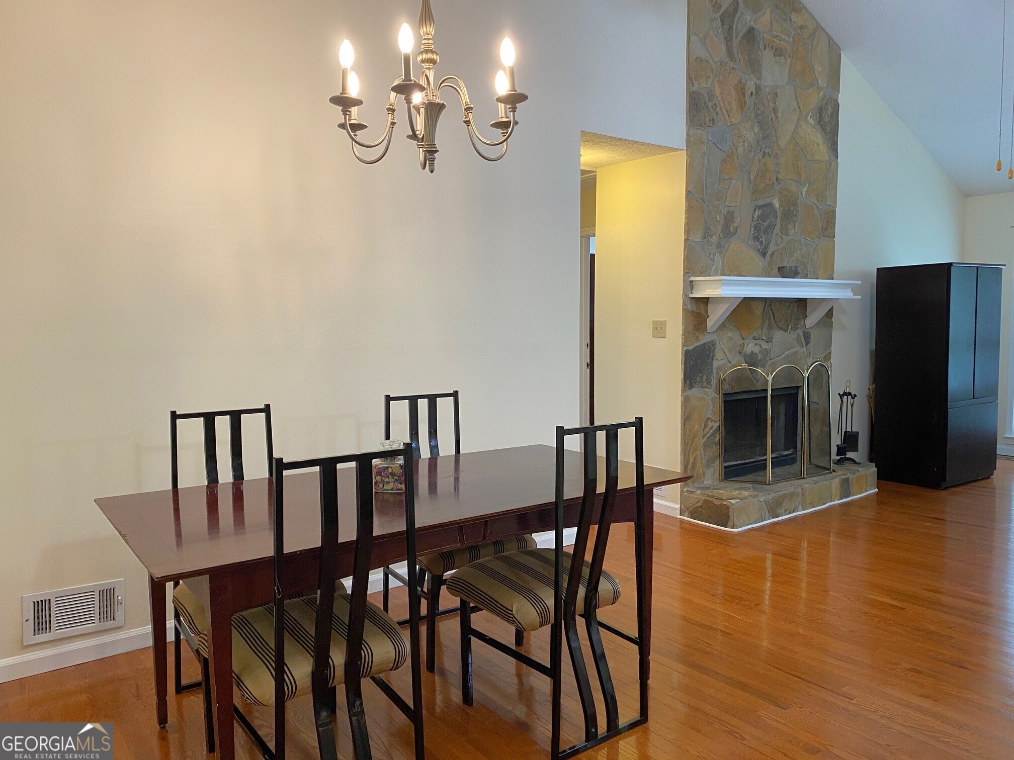 1326 Williamsburg Lane Property Photo 13