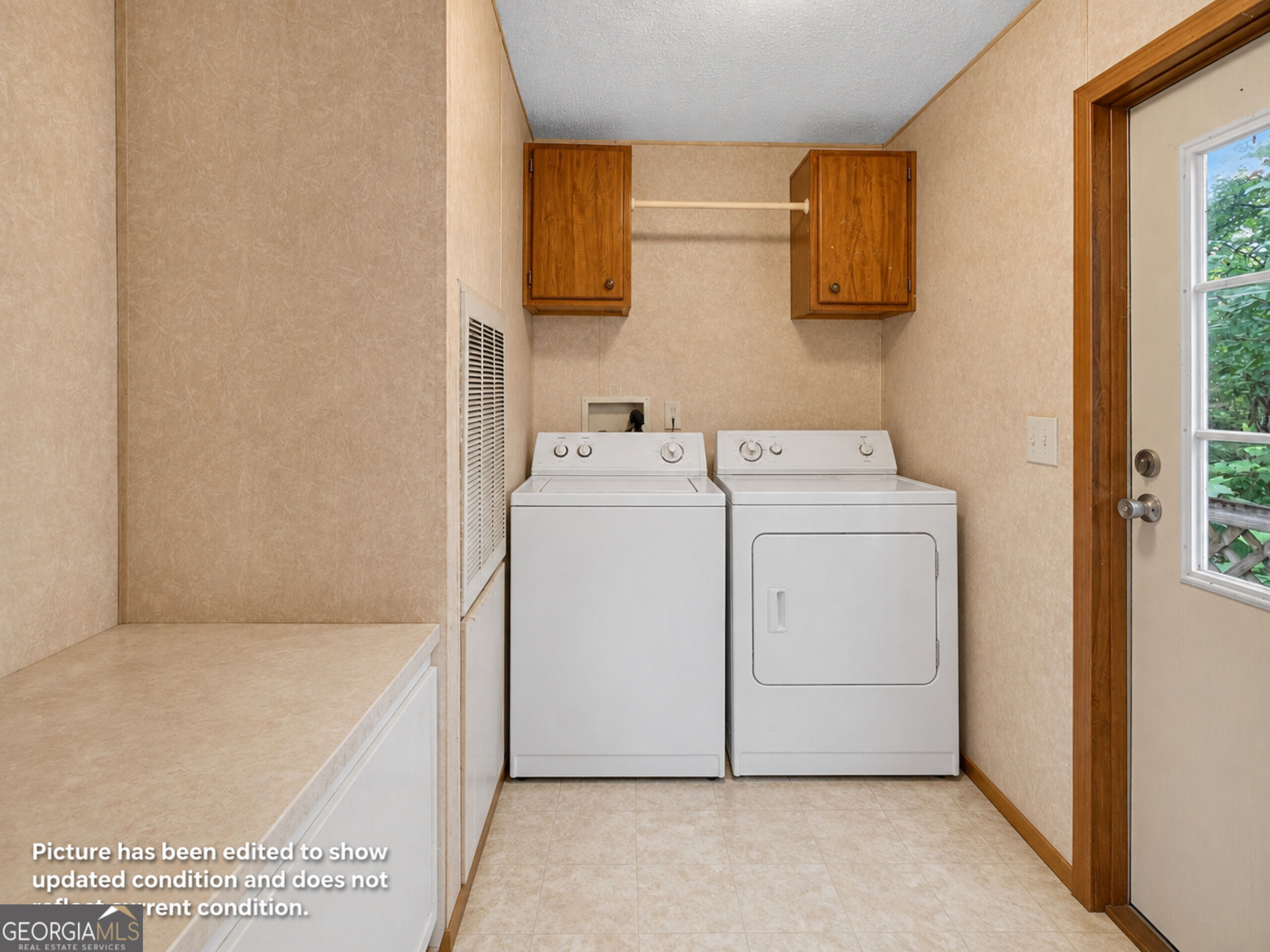 156 Mulberry Circle Property Photo 13
