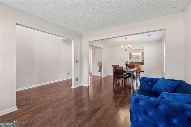27 Waterbury Way Property Photo 5