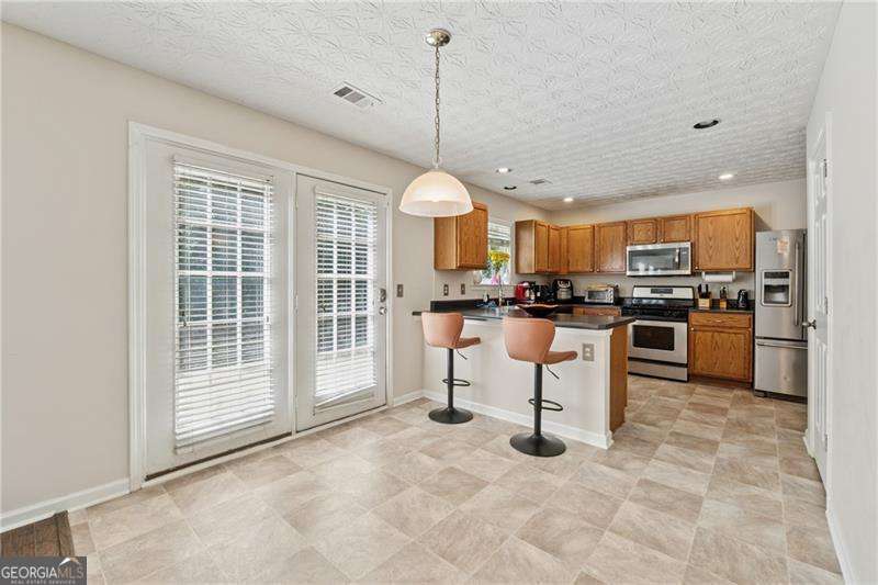 27 Waterbury Way Property Photo 7