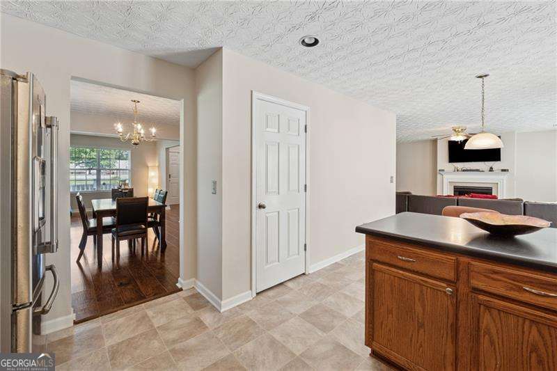 27 Waterbury Way Property Photo 9