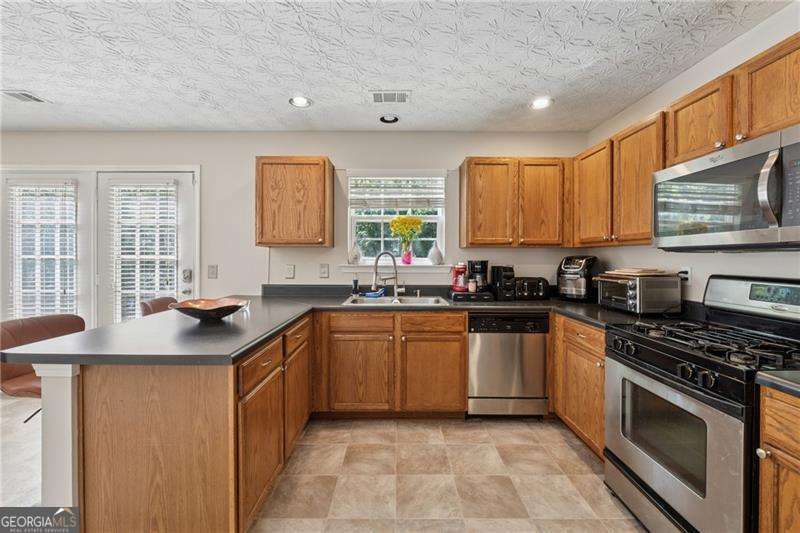 27 Waterbury Way Property Photo 10