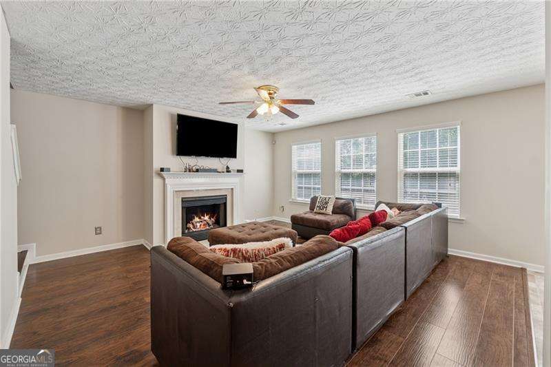 27 Waterbury Way Property Photo 12