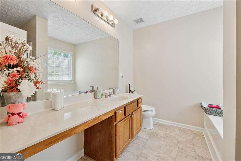 27 Waterbury Way Property Photo 20