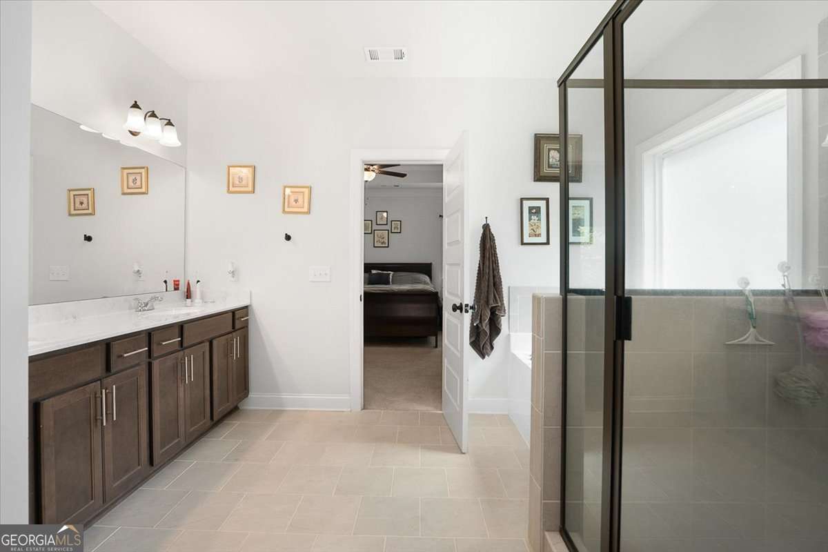 297 Woodbury Lane Property Photo 25