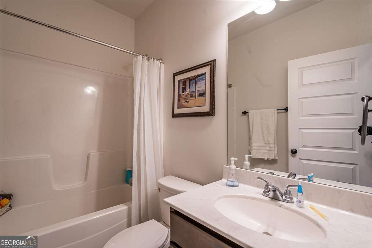 297 Woodbury Lane Property Photo 29