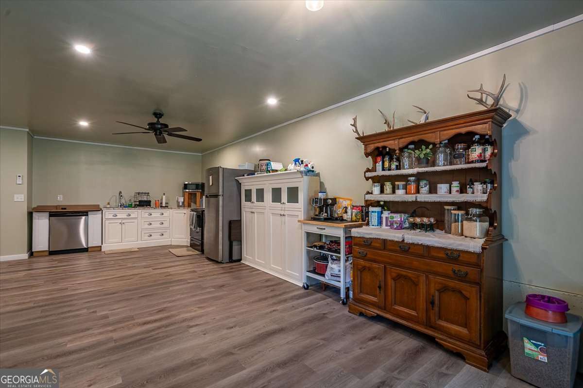 297 Woodbury Lane Property Photo 32