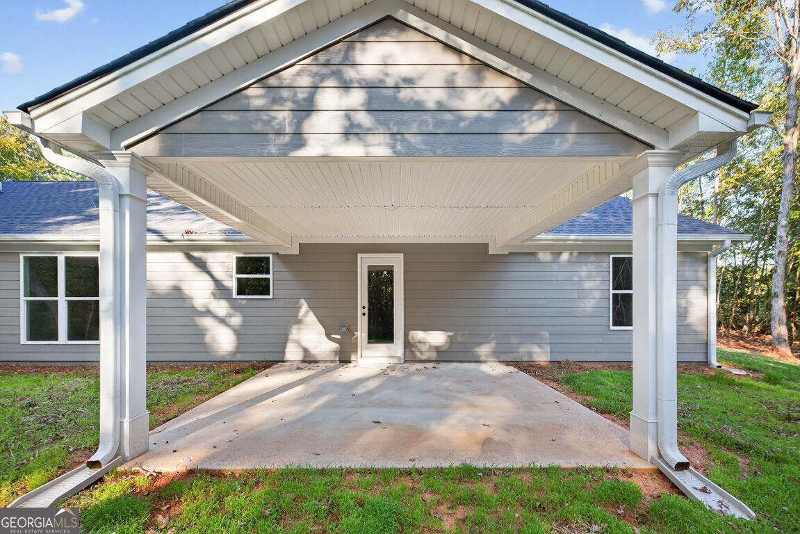 71 Sycamore Drive # 20 Property Photo 3