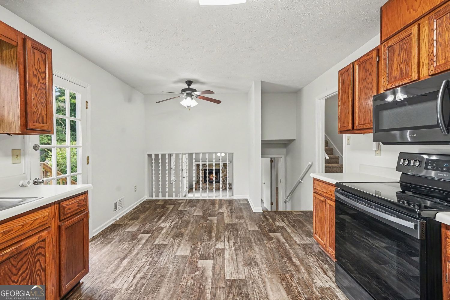 220 Summer Pond Trail Property Photo 4