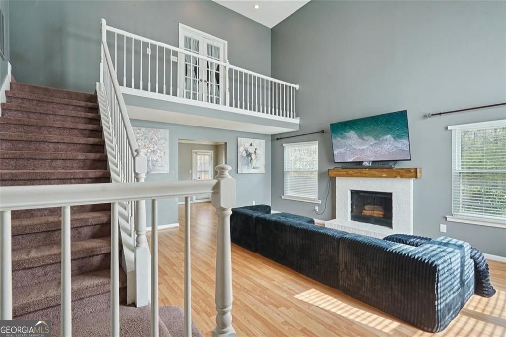 2100 Green Tree Court Property Photo 3