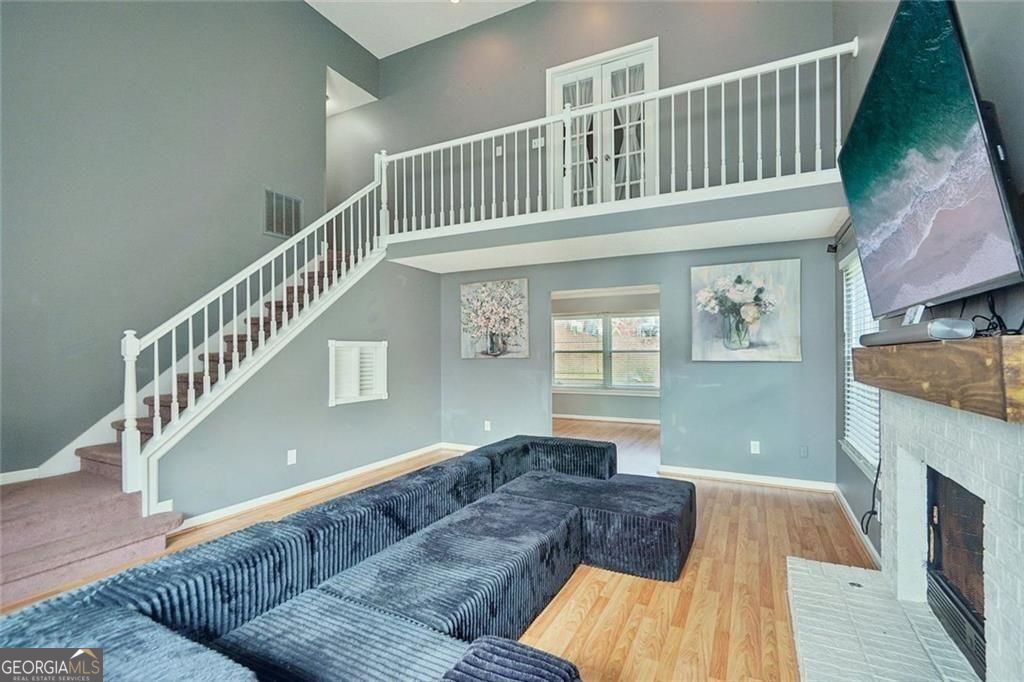 2100 Green Tree Court Property Photo 6
