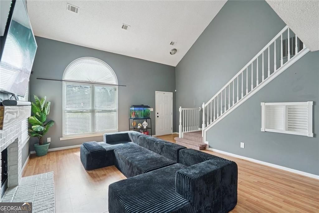 2100 Green Tree Court Property Photo 7