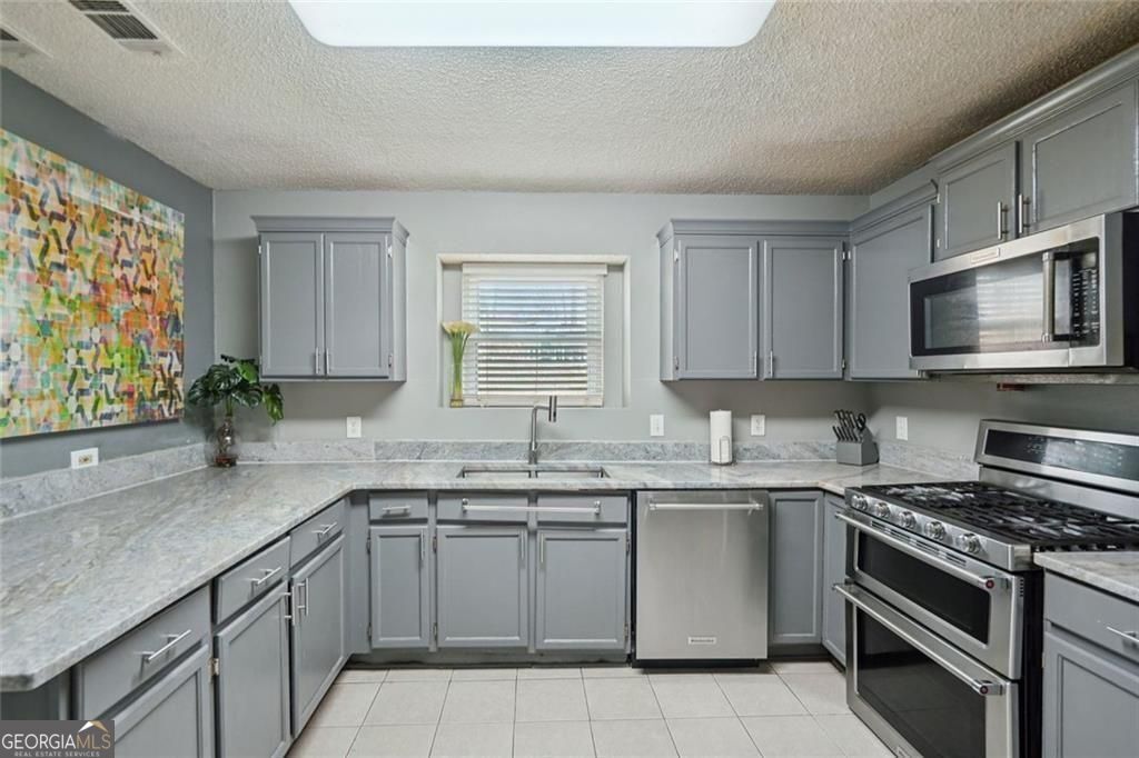 2100 Green Tree Court Property Photo 8