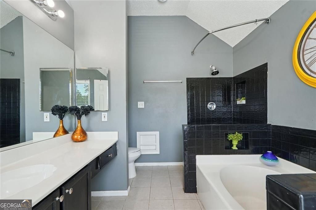 2100 Green Tree Court Property Photo 30