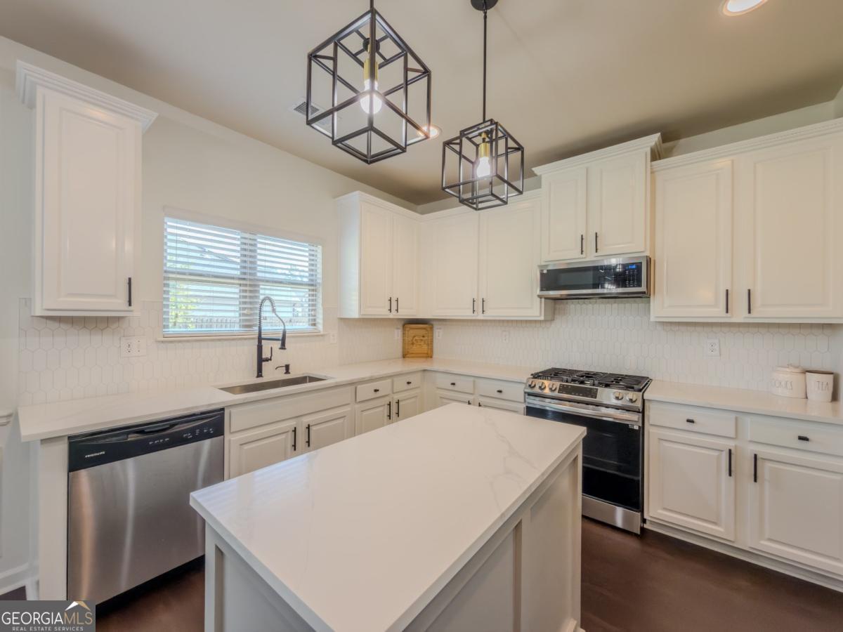 45 Streamside Drive Property Photo 15