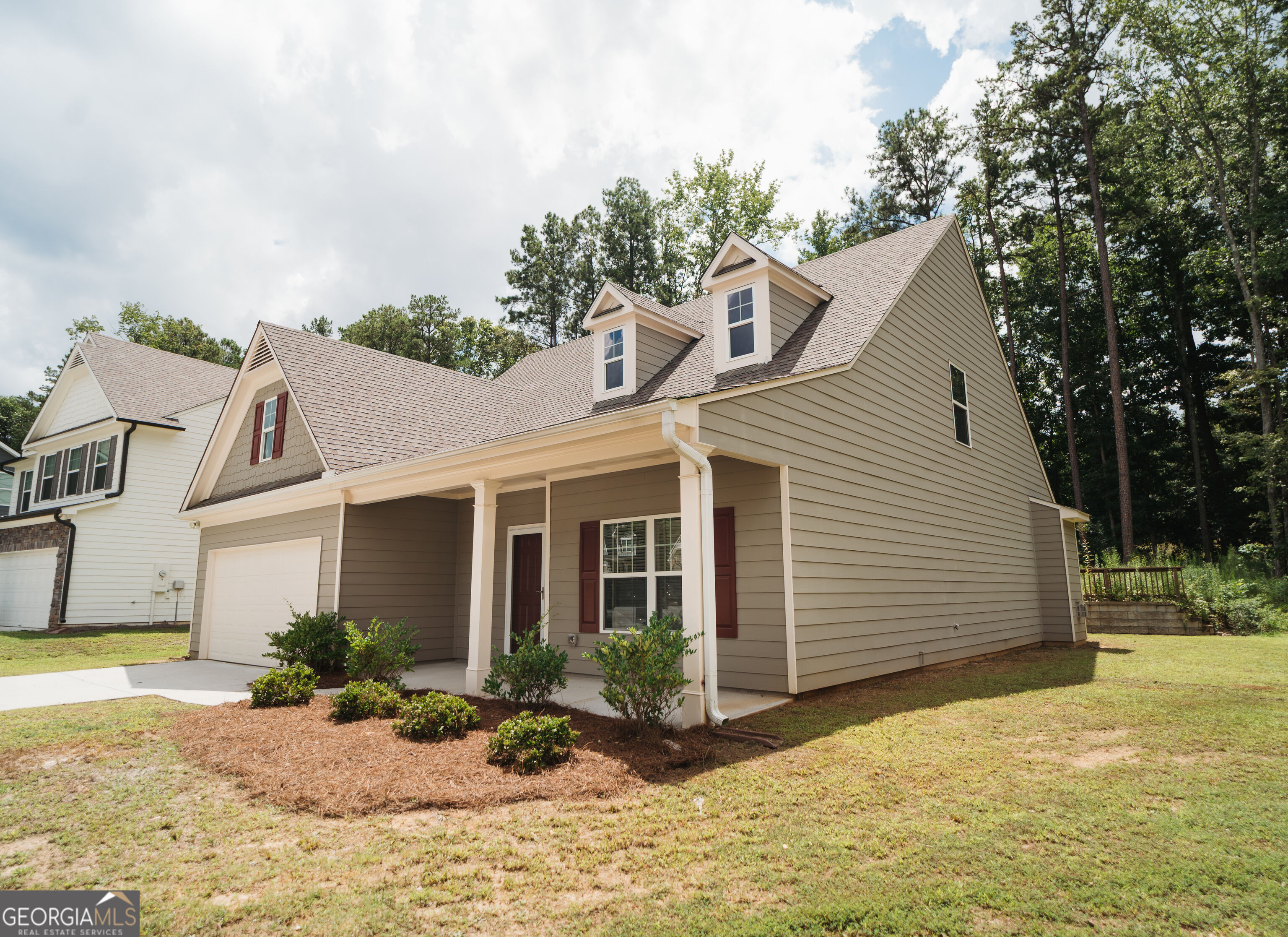 853 Brown Thrasher Way Property Photo 2