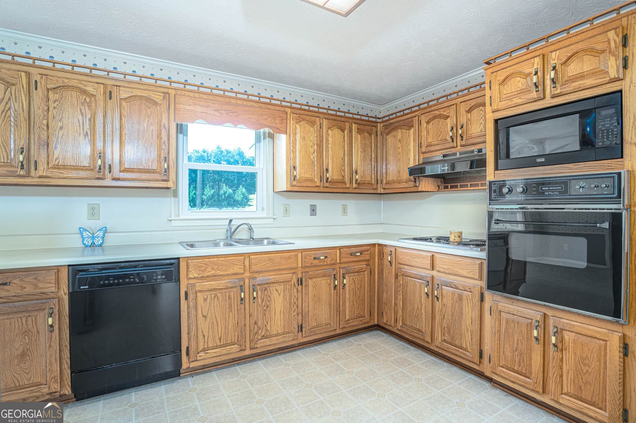 195 Skyview Drive Property Photo 18