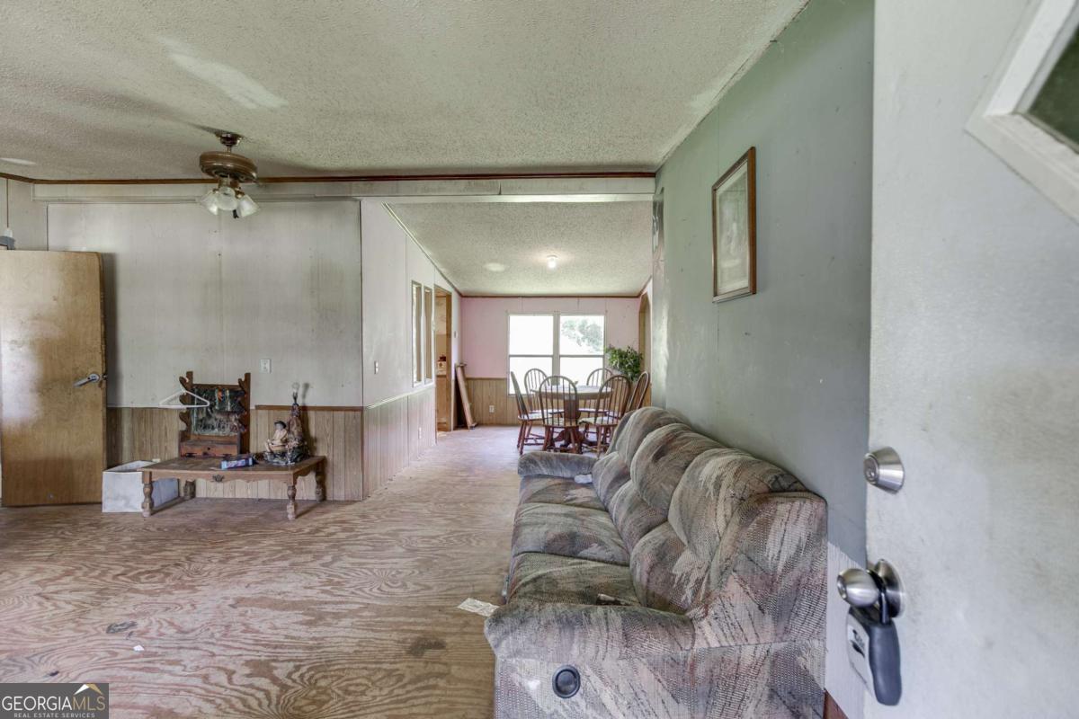 4005 C Rogers Road Property Photo 4