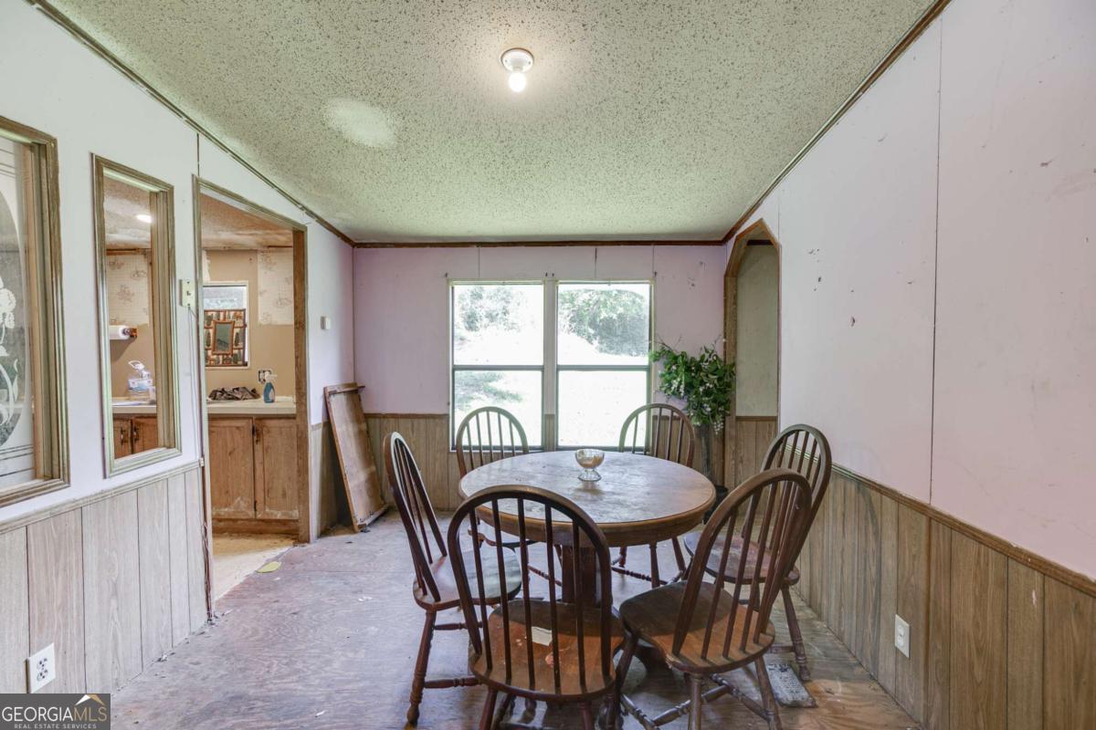 4005 C Rogers Road Property Photo 7