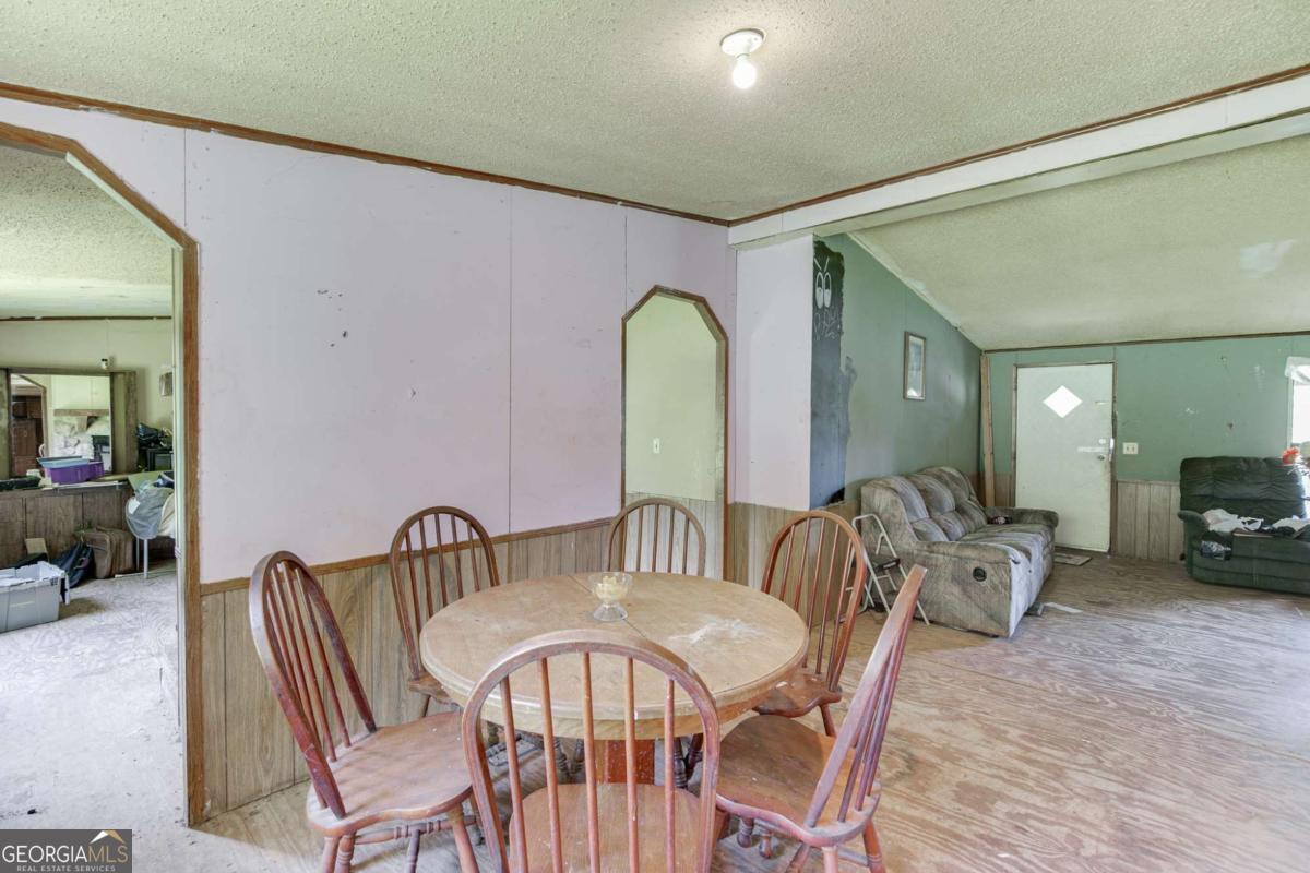 4005 C Rogers Road Property Photo 8