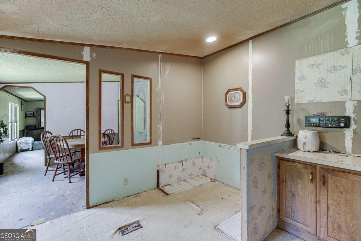 4005 C Rogers Road Property Photo 11