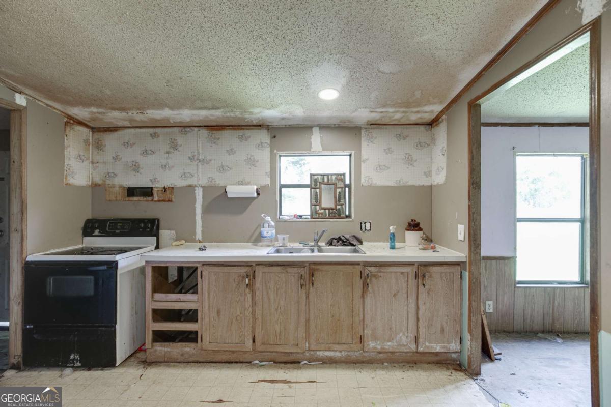 4005 C Rogers Road Property Photo 12