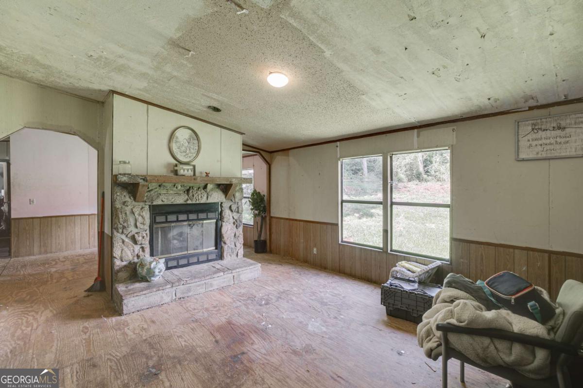 4005 C Rogers Road Property Photo 15