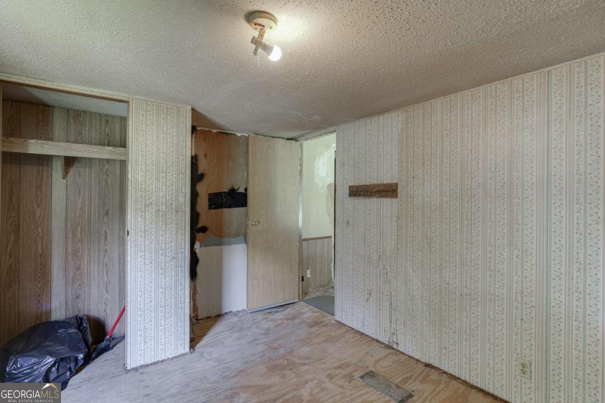 4005 C Rogers Road Property Photo 17