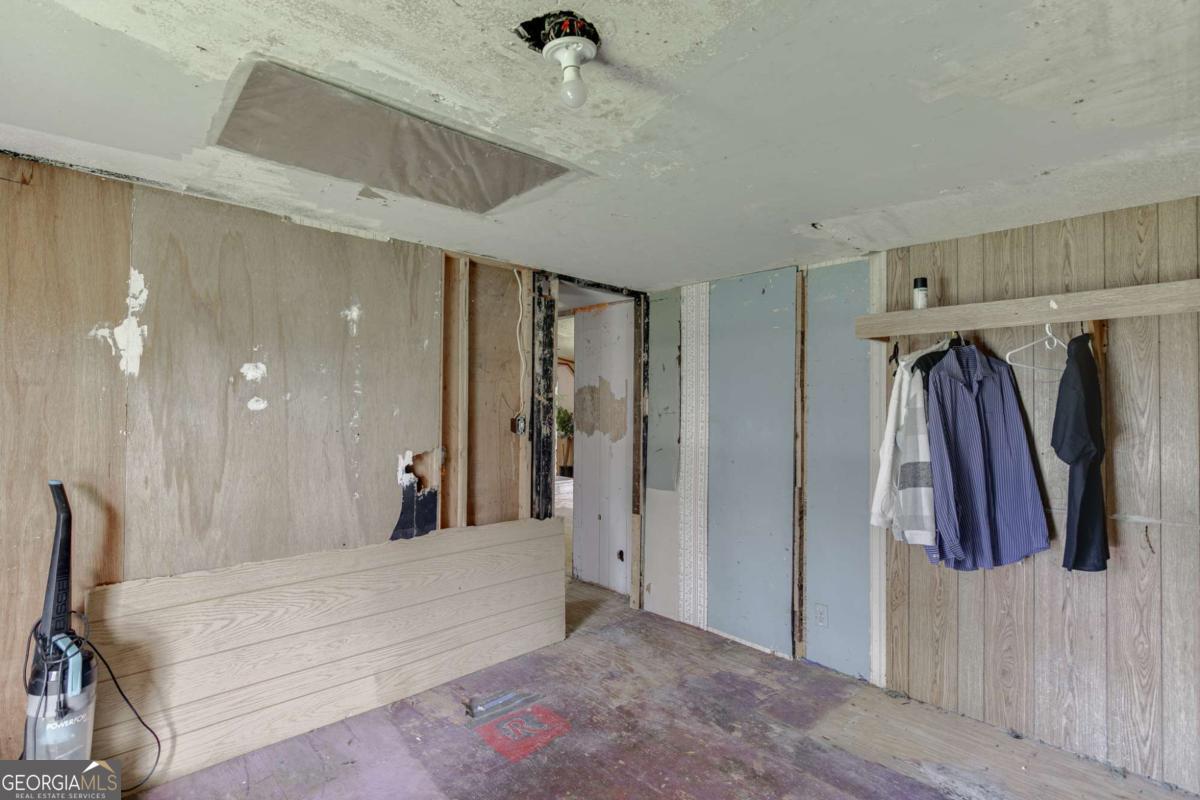 4005 C Rogers Road Property Photo 21