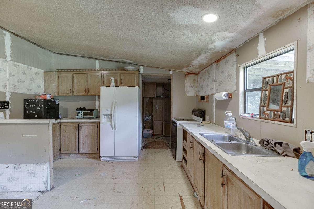 4005 C Rogers Road Property Photo 35
