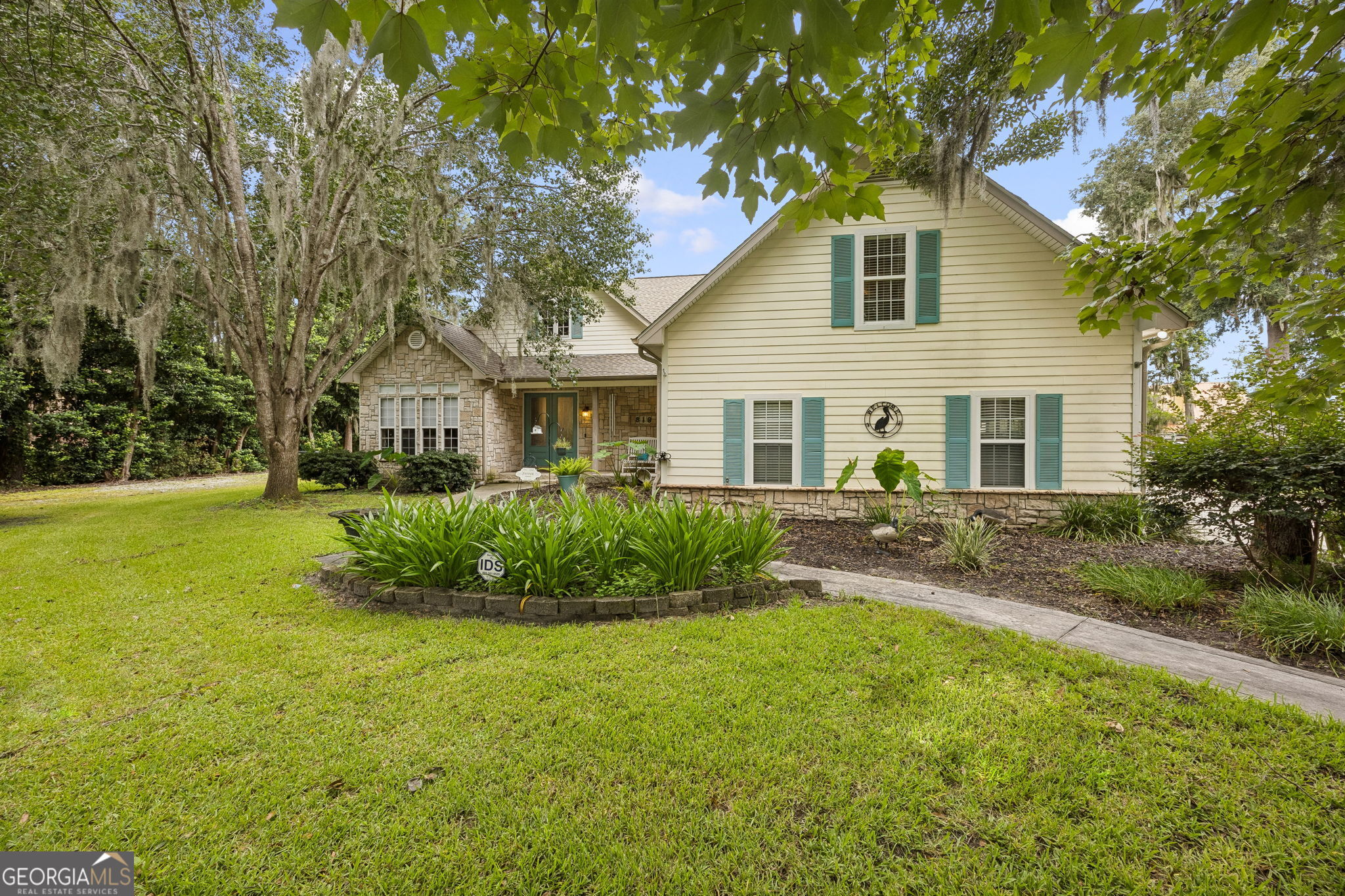 819 Baytree Circle Property Photo 2