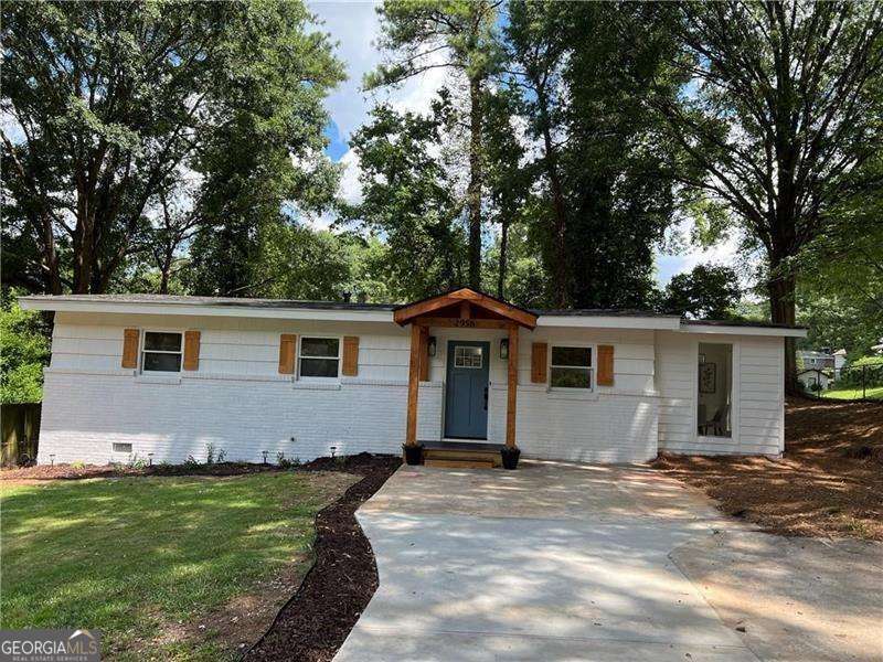 2956 Monterey Drive Property Photo 2