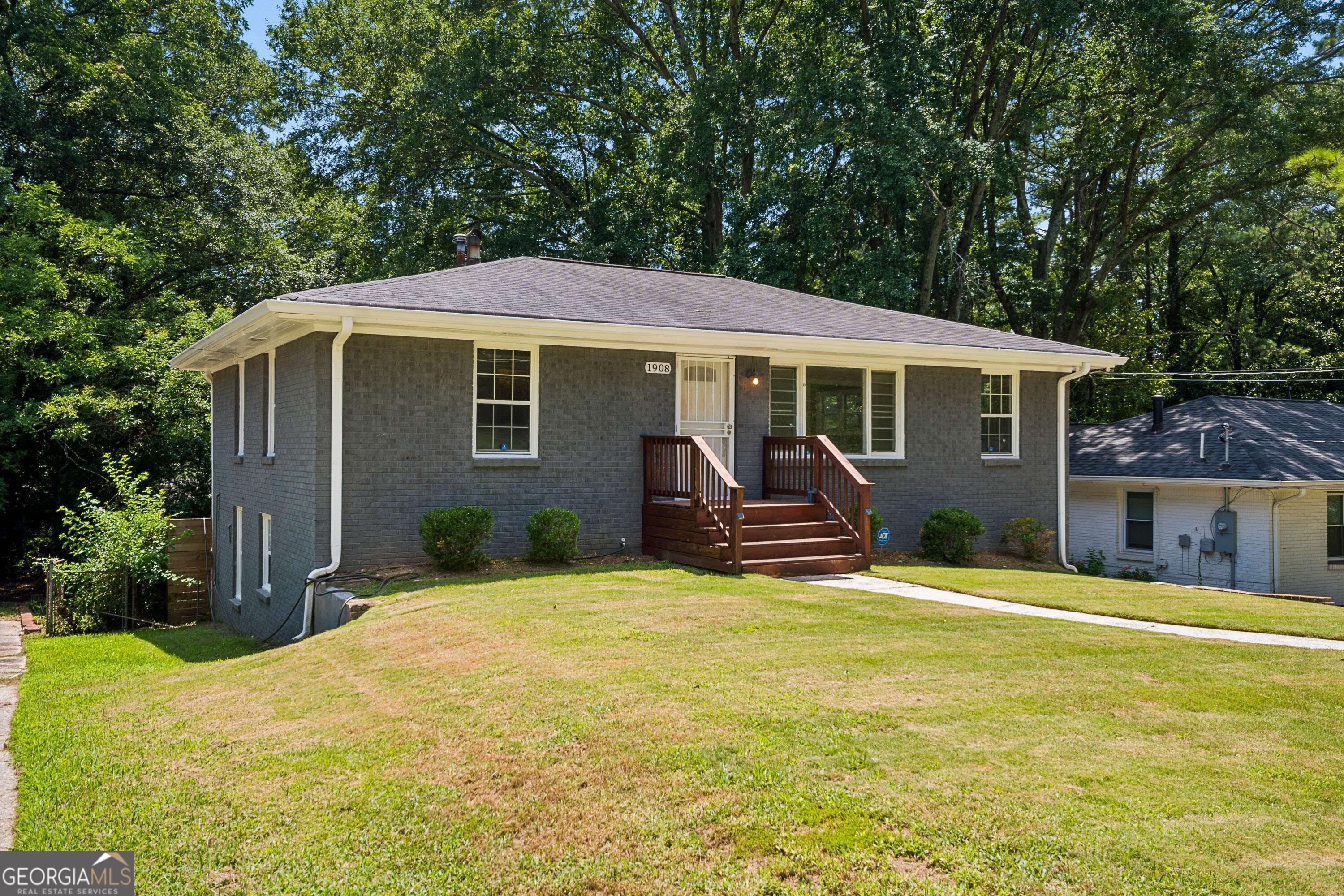 1908 Penelope Road Nw Property Photo 1