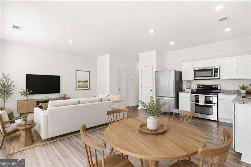 1052 Paddington Drive Property Photo 6