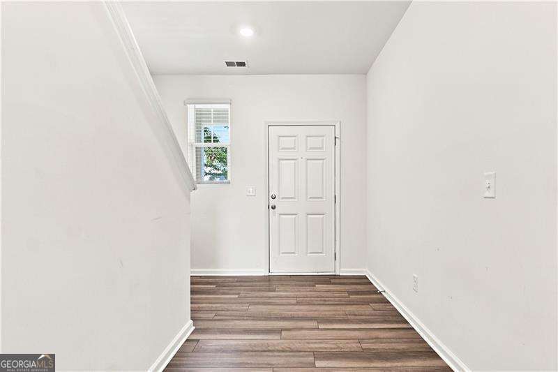 1052 Paddington Drive Property Photo 11