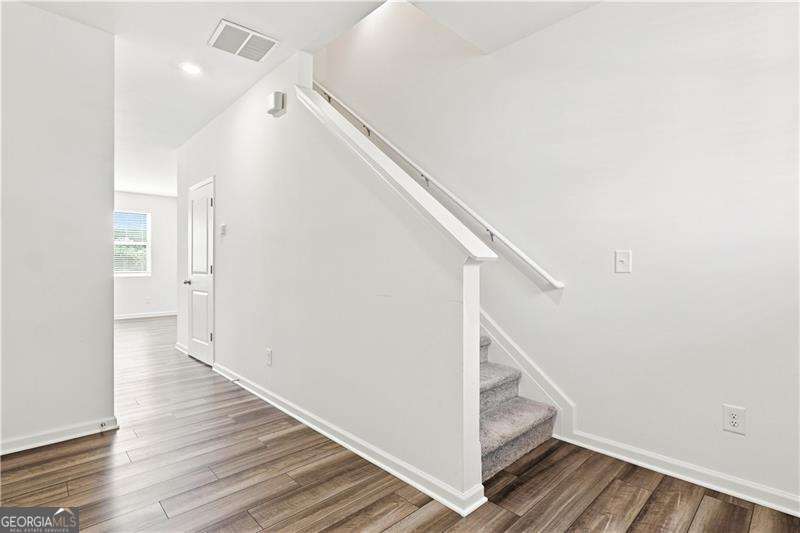 1052 Paddington Drive Property Photo 12