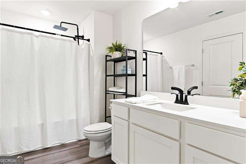1052 Paddington Drive Property Photo 15