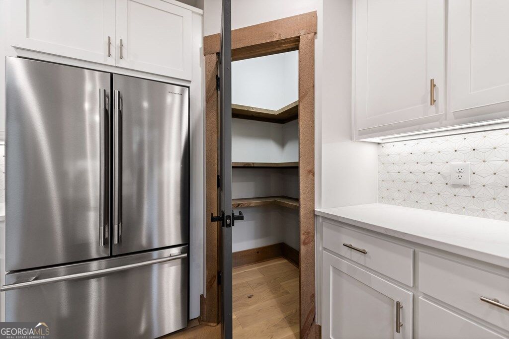 287 State Street Property Photo 12
