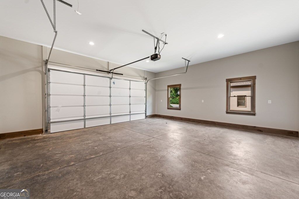 287 State Street Property Photo 15