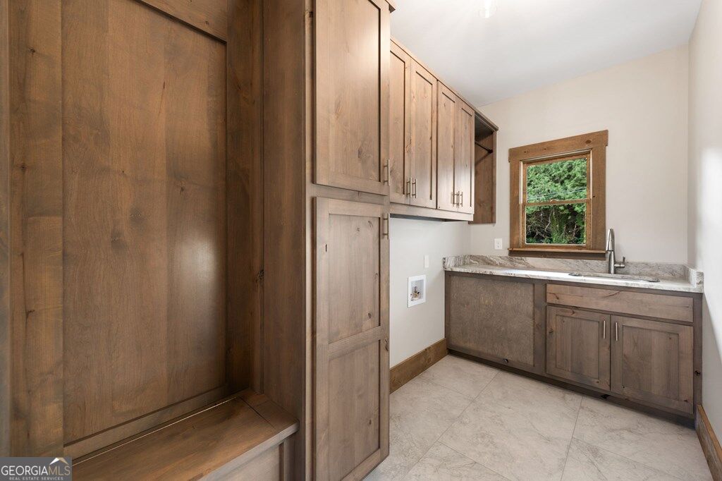 287 State Street Property Photo 40