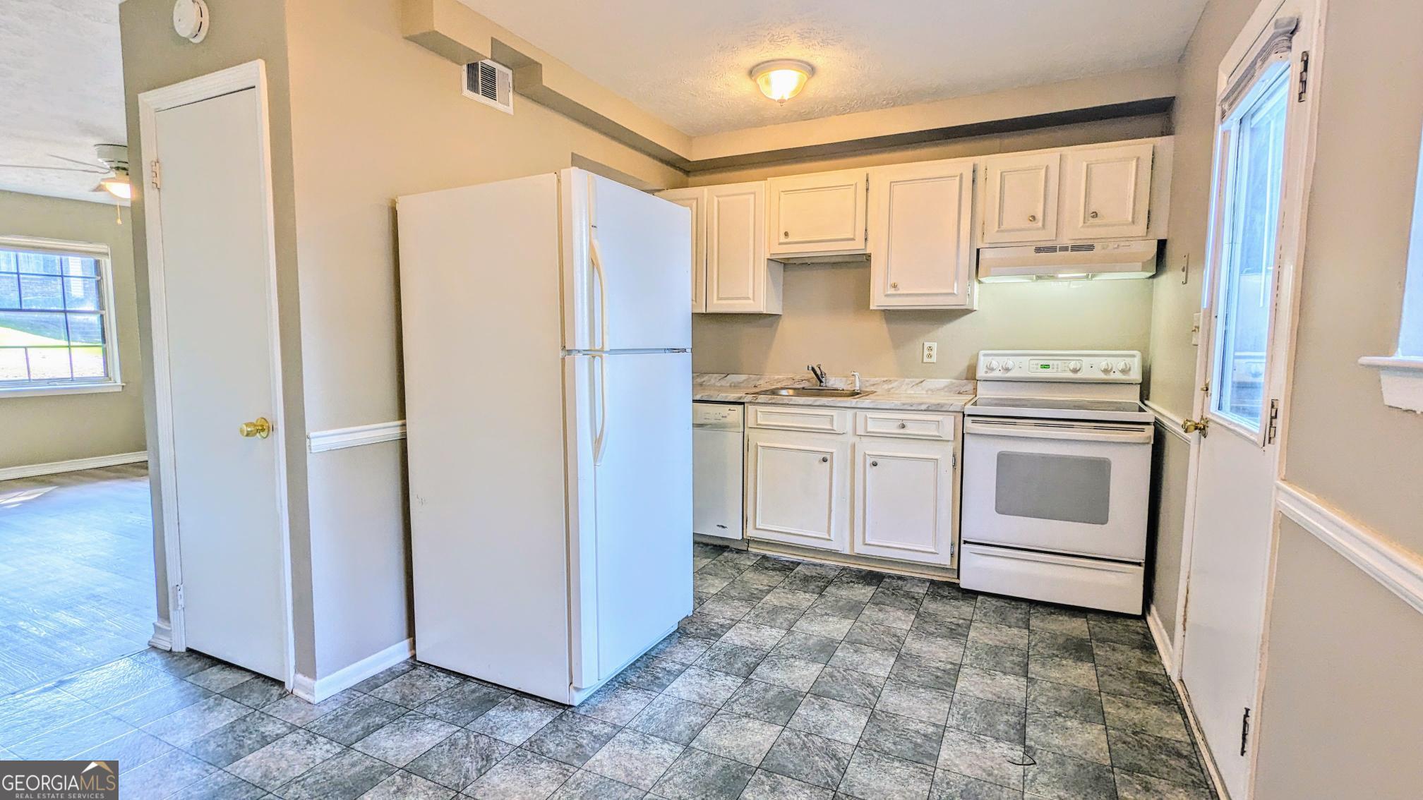 1235 Riverside Drive # F5 Property Photo 6