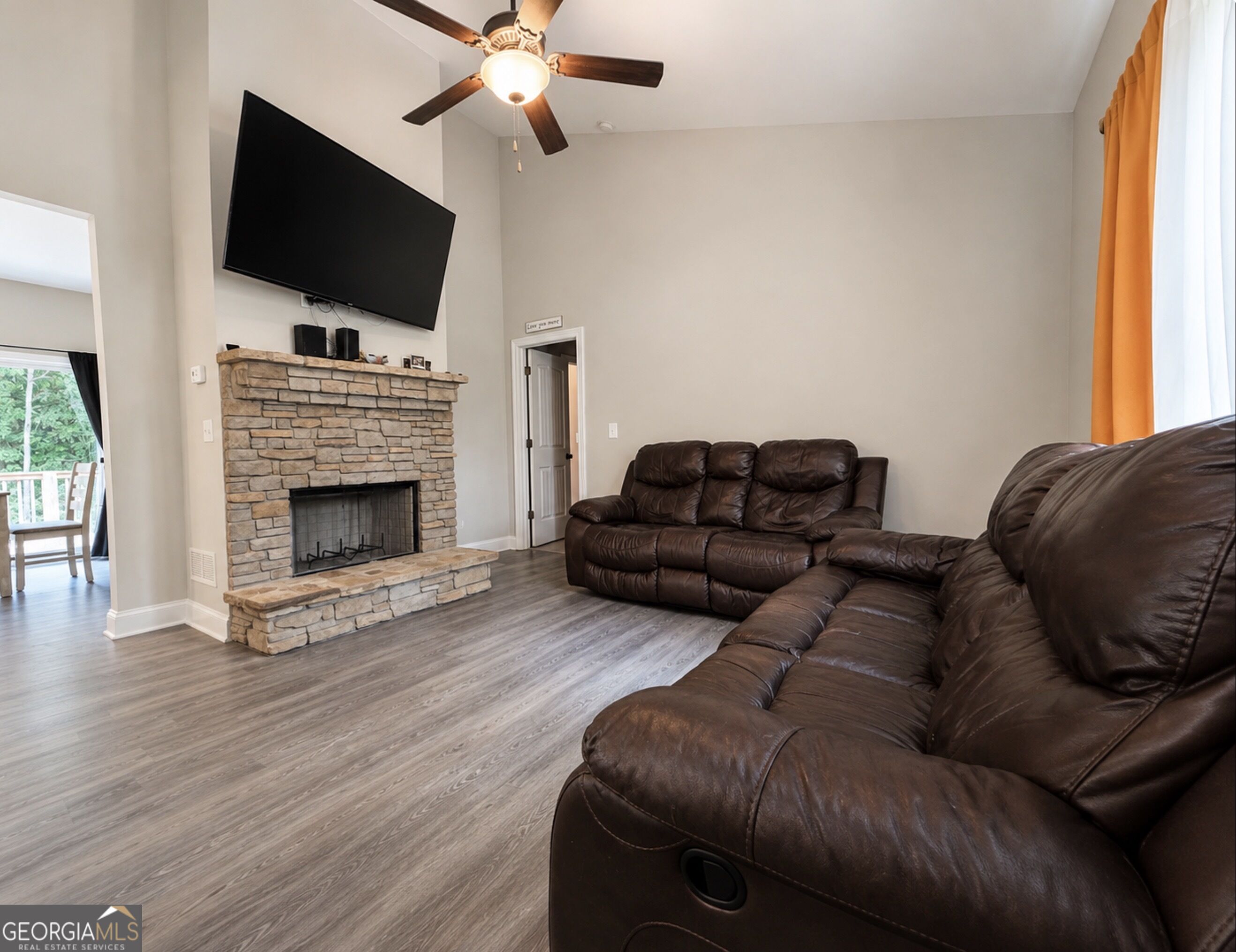 103 Woodside Court Property Photo 3
