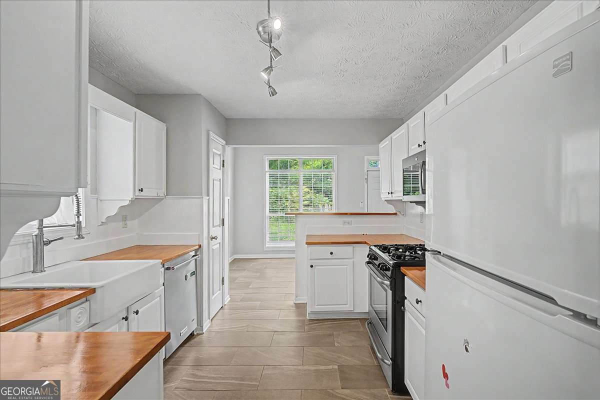 665 Peachtree Trail Drive Property Photo 9
