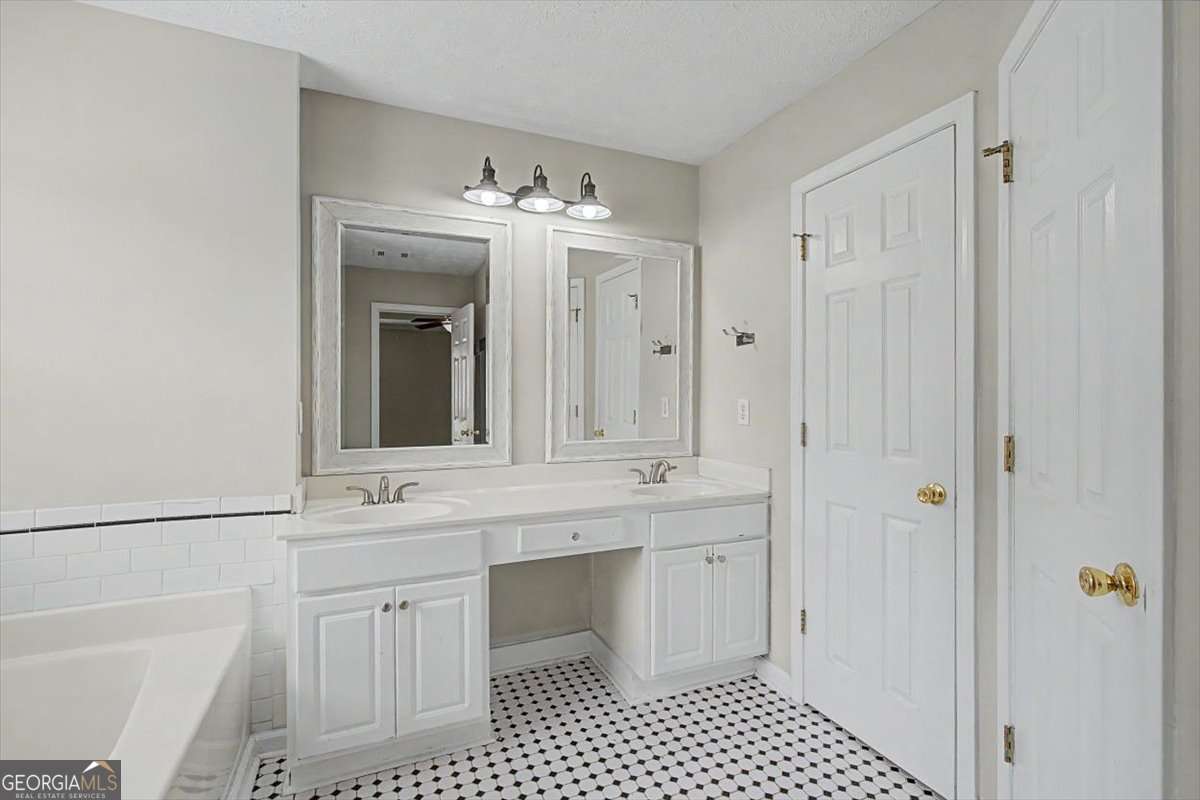 665 Peachtree Trail Drive Property Photo 15