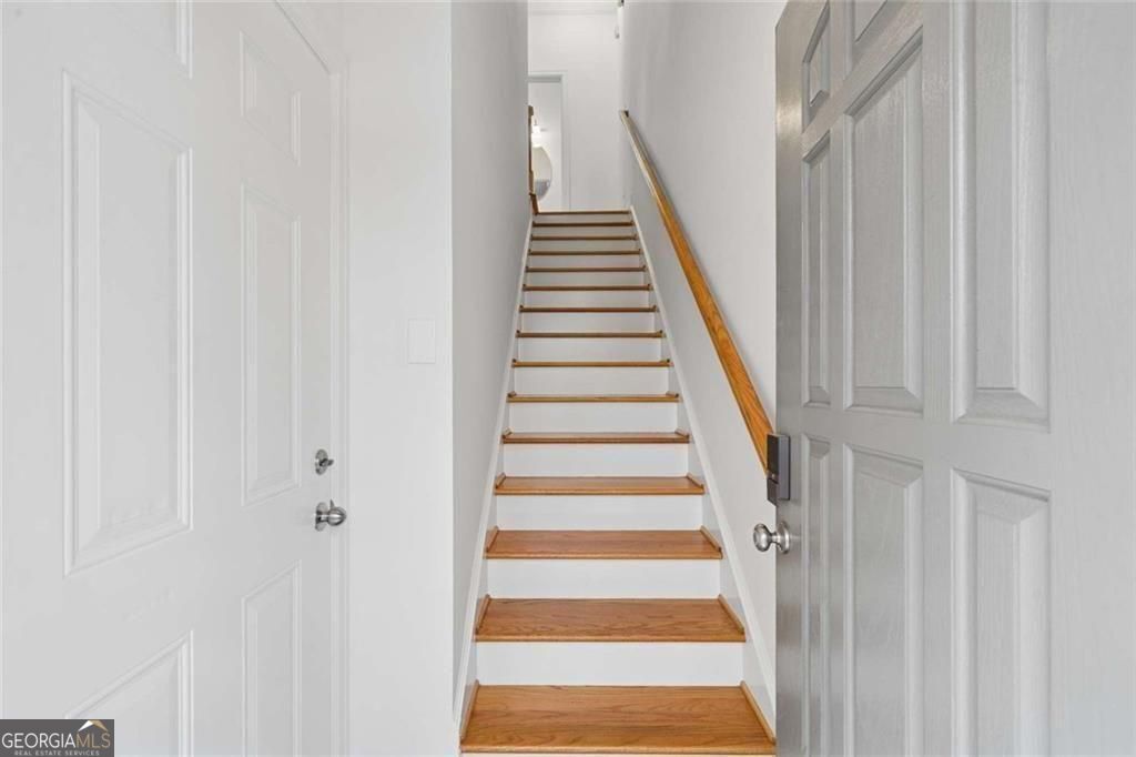 1380 Parkview Lane Ne Property Photo 7