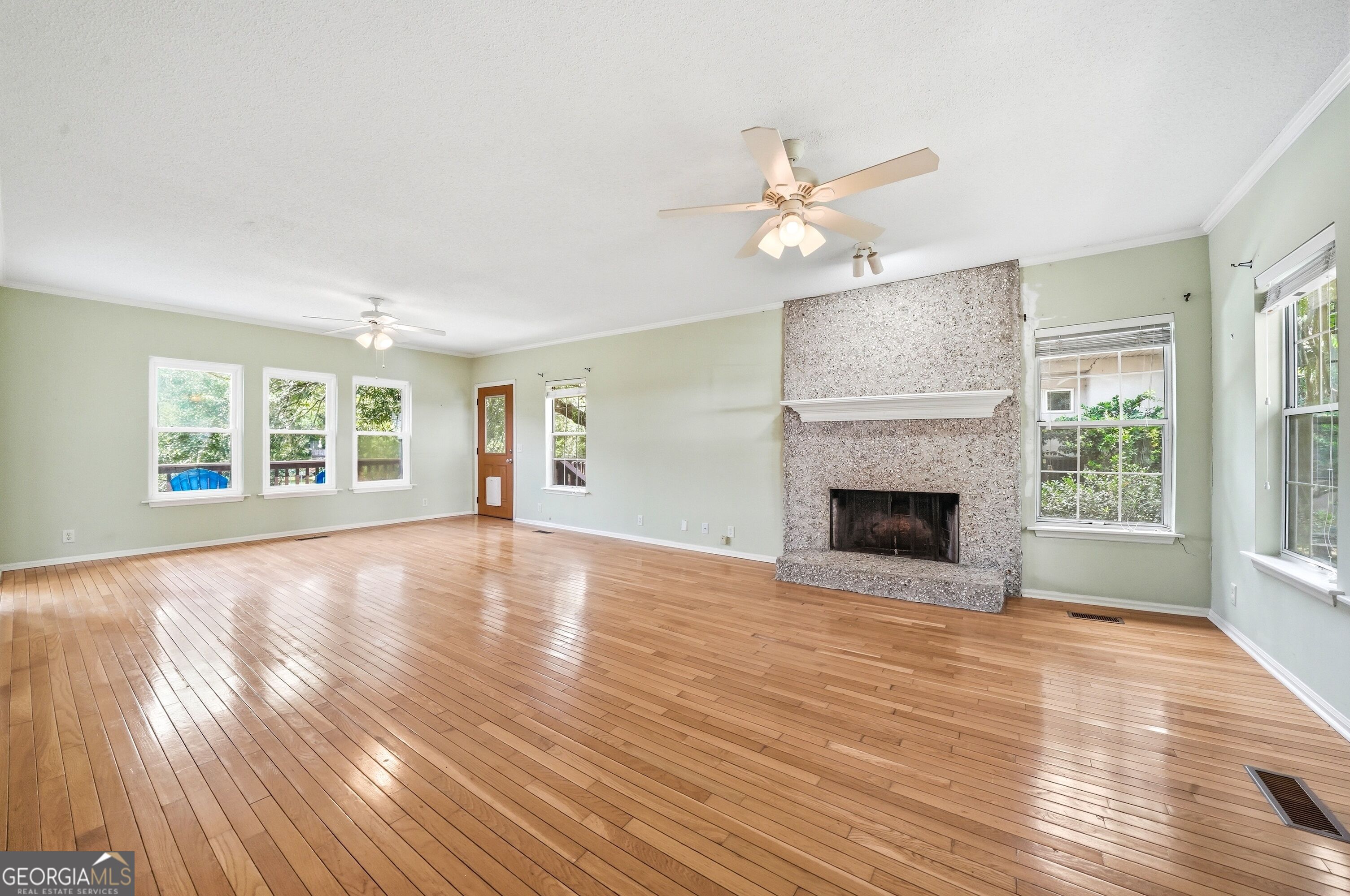 109 Sandcastle Way Property Photo 5